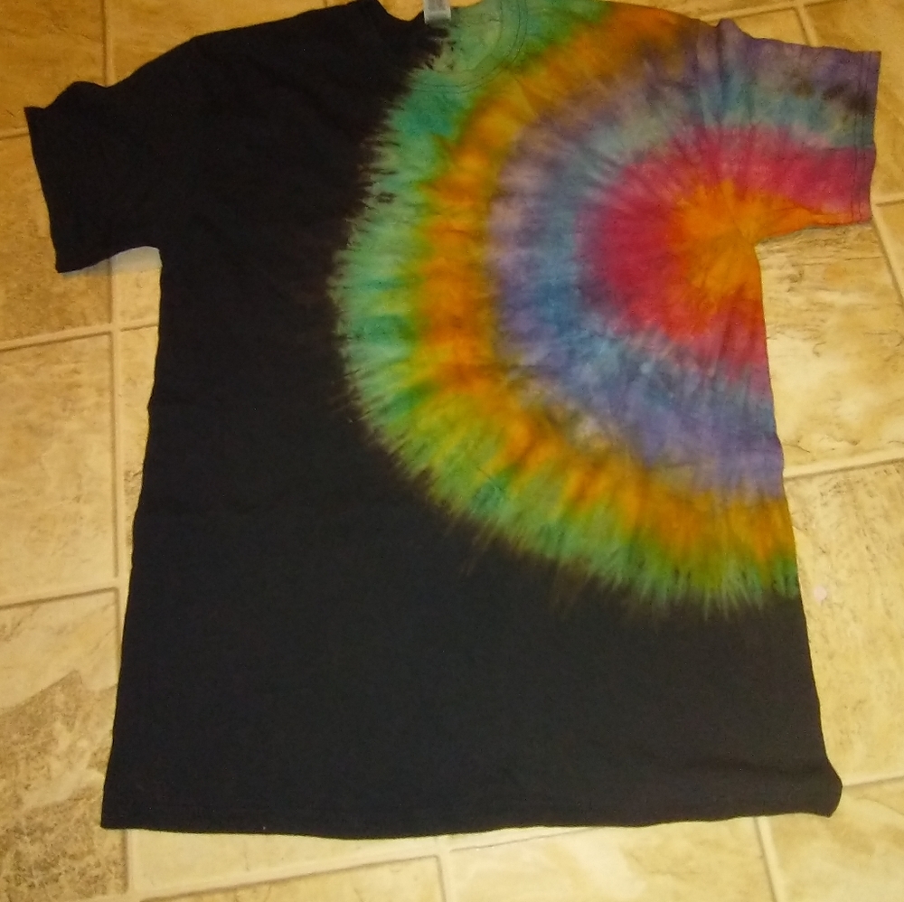 Reverse tye dye